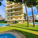 Encantador De 2 En L'escala Con Terraza Privada - Hisp-236-26